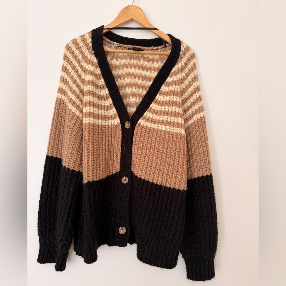 Colorblock Oversized Knit Cardigan in Black and Tan